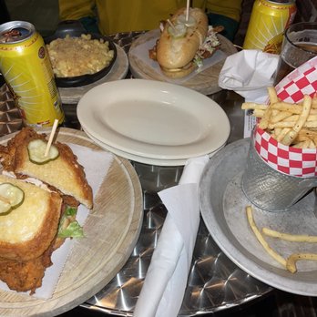 The Eagle Mass Ave - Fries Mac and cheese Fried chicken sandwich Friend chicken BLT - American Near Me - Indianapolis, Indiana The Eagle Mass Ave - Fries Mac and cheese Fried chicken sandwich Friend chicken BLT - American Near Me - Indianapolis, Indiana