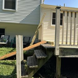 Handy Pro - We replace stairs and repair decks to enhance your home's exterior and functionality. ( Before)