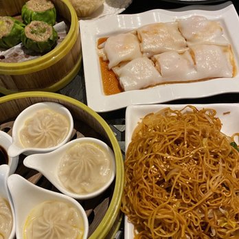 Dragon Beaux - Shrimp Rice Crepe Roll, Hong Kong Soy Sauce Stir Fried Noodles, Juicy Pork Xiao Long Bao, Spinach Beef Shiu Mai, Classic BBQ Pork Bao - Dim Sum Near Me - San Francisco, California