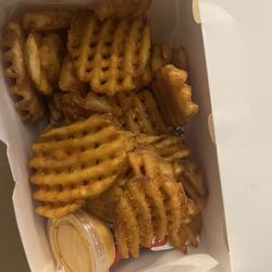 Hangry Joe's - Waffle Fries
