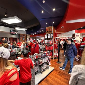 ANGELS TEAM STORE Updated January 2025 106 Photos 32 Reviews 2000 Gene Autry Way Anaheim California Stadiums Arenas Phone Number Yelp