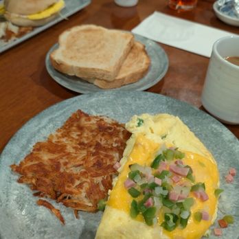 Pyramid Cafe - Omelette with hashbrowns and bread. - Burgers Near Me - Las Vegas, Nevada