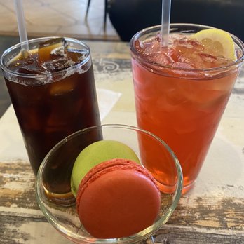 Veskolini Cafe - Iced Coffee, Raspberry Hibiscus Tea, Raspberry & Pistachio Macaroon - Desserts Near Me - Dunedin, Florida Veskolini Cafe - Iced Coffee, Raspberry Hibiscus Tea, Raspberry & Pistachio Macaroon - Desserts Near Me - Dunedin, Florida