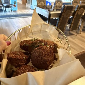 Cafe Dubai - 1/2 Dozen Falafel - Middle Eastern Near Me - San Antonio, Texas
