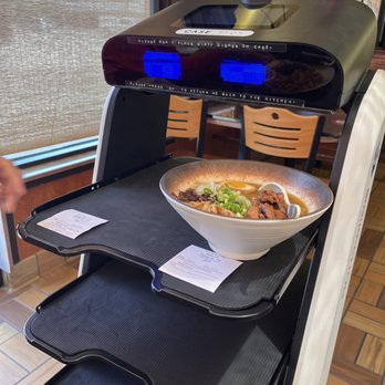 Hiro Ramen & Tea - The Robot Server!!! Woah! - Ramen Near Me - Columbus, Ohio