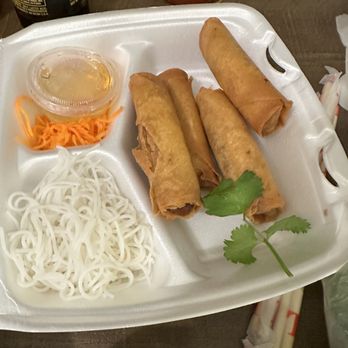 Pho Super Bowl - Diamond Bar - Authentic Vietnamese Cuisine - Egg rolls - Vietnamese Near Me - Diamond Bar, California