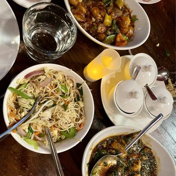 Red Hot Chilli Pepper - MUNCHOW SOUP CHILLI BABY CORN HAKKA NOODLES RIVER PRAWNS IN A SAUCE BLACK PEPPER CHICKEN - Chinese Near Me - San Carlos, California