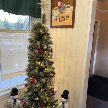 The Saugus Cafe - Last Christmas Celebration - Diners Near Me - Santa Clarita, California