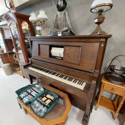 Tic Toc - Antique player piano