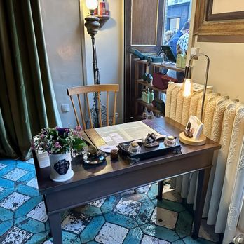 Officine Universelle Buly - Perfume Near Me - Paris, 75