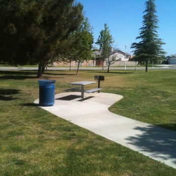 Mondavi Park - Picnic table with grill - Parks Near Me - Bakersfield, California Mondavi Park - Picnic table with grill - Parks Near Me - Bakersfield, California