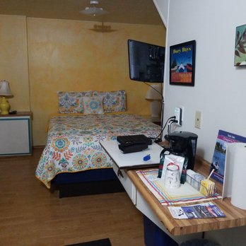 Anchorage Motel - Our simple but cozy queen-sized room - Hotels Near Me - Pacific City, Oregon Anchorage Motel - Our simple but cozy queen-sized room - Hotels Near Me - Pacific City, Oregon