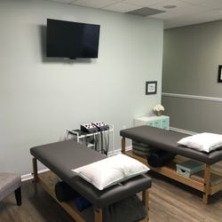 Grace Chiropractic - Relaxing electrical stimulation therapy room