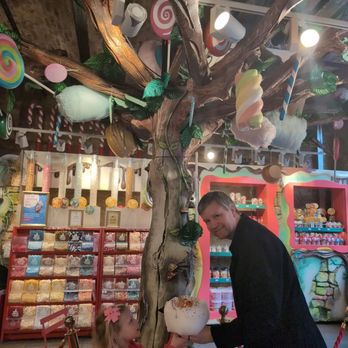 Hans and Gretel UK - Desserts Near Me - London, XGL