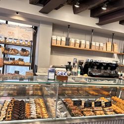 Majer Cafe Bakery