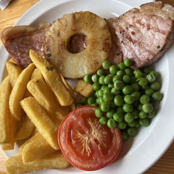 Honeybee - Gammon - Pubs Near Me - Doverdale, WOR