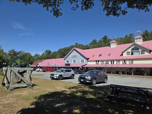 Quechee Gorge Village by null