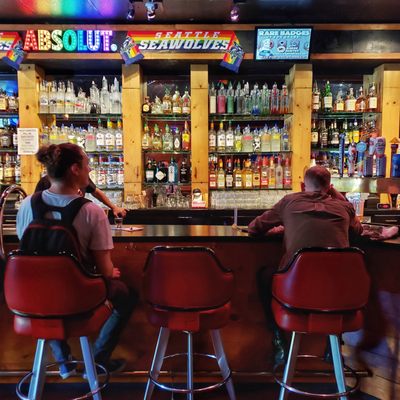 Madison Pub by null
