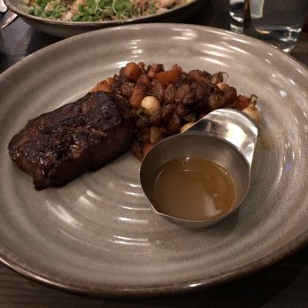Le Hobbit - Steak... tastes so good and juicy. - French Near Me - Quebec City, Quebec