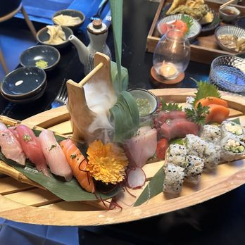 Oiza - Teishoku Solo - Sushi Bars Near Me - Fresno, California