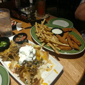 Applebee's Grill + Bar - Chicken strip platter and nachos - American Near Me - Saint Louis, Missouri Applebee's Grill + Bar - Chicken strip platter and nachos - American Near Me - Saint Louis, Missouri