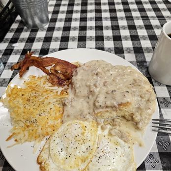 Biscuits & Gravy Neighborhood Kitchen - Crispy Bacon and Hashbrowns Perfectly done over medium eggs and the best Biscuits and Gravy in Texas - Breakfast & Brunch Near Me - Donna, Texas Biscuits & Gravy Neighborhood Kitchen - Crispy Bacon and Hashbrowns Perfectly done over medium eggs and the best Biscuits and Gravy in Texas - Breakfast & Brunch Near Me - Donna, Texas