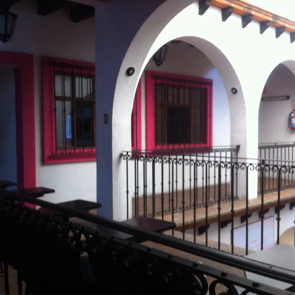 The Cambridge Academy - A huge building with 9 classrooms - Language Schools Near Me - Oaxaca, OAX