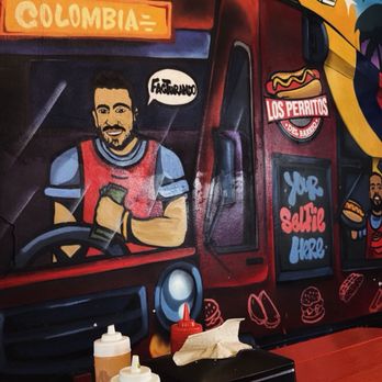 Los Perritos Del Barrio - Food Trucks Near Me - Miami, Florida