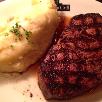 Metropolitan Grill - 13 oz. prime filet mignon with garlic mashed potatoes - American Near Me - Seattle, Washington Metropolitan Grill - 13 oz. prime filet mignon with garlic mashed potatoes - American Near Me - Seattle, Washington