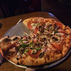 Elmhurst Tap Room - Small pizza Elmhurst special