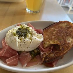 Fiore Pizzeria & Bakery - Burrata