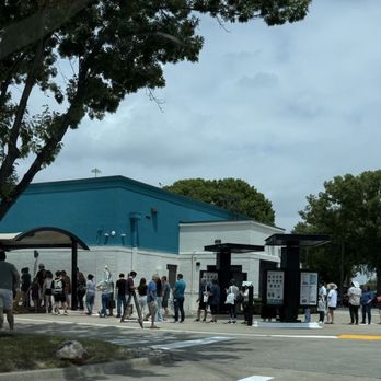 Ono Hawaiian BBQ - The line wrapped all around the building. - Barbeque Near Me - Plano, Texas