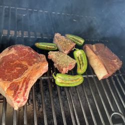 Lone Crow Ranch - Best local beef I've had around the Spokane area.