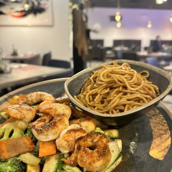 Koi Steakhouse & Sushi Bar - Kids hibachi - Sushi Bars Near Me - Monroeville, Pennsylvania