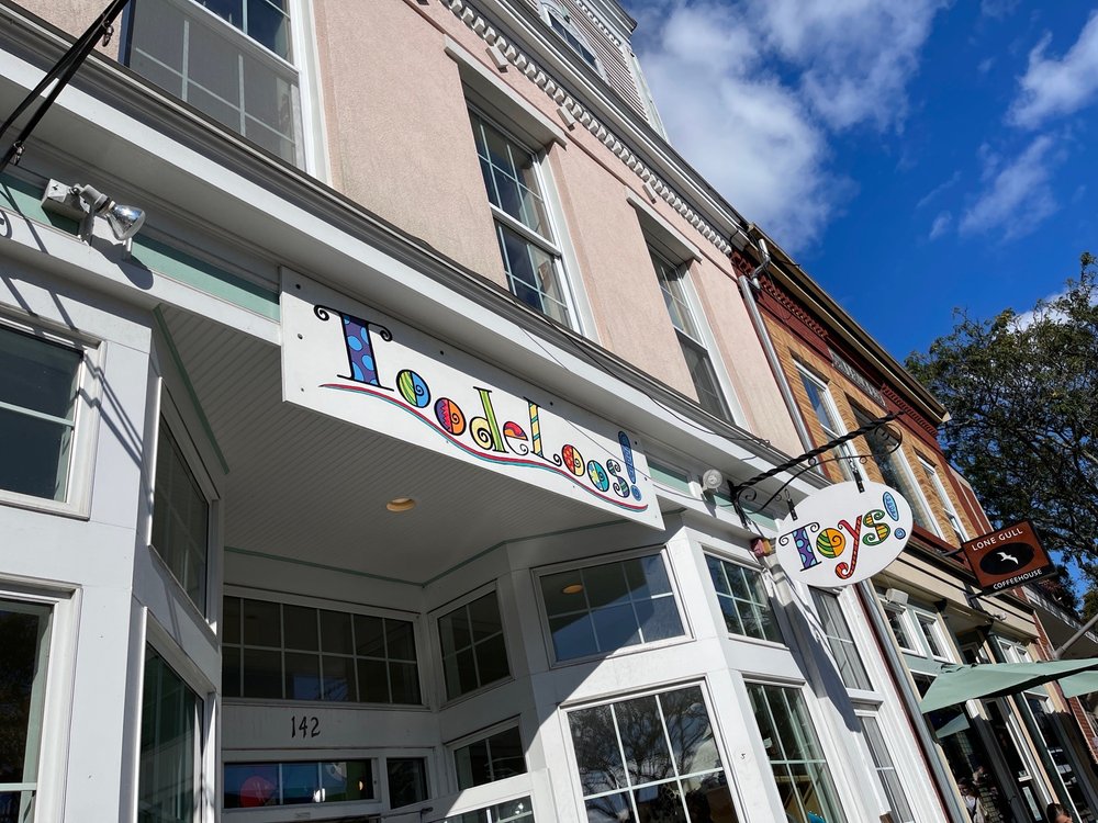 TOODELOOS! Updated August 2024 26 Photos 142 Main St, Gloucester