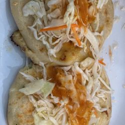 Delicias La Cabana - Pupusa chicharron y queso