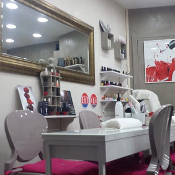 Baboushka - Salon espace manucure et caisse - Hair Salons Near Me - Paris, 75