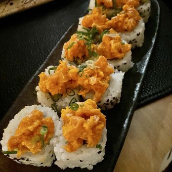 Umami - Spicy shake maki roll - Japanese Near Me - Cancún, ROO