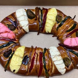 Panaderia Romo - Rosca de Reyes - Three Kings Cake