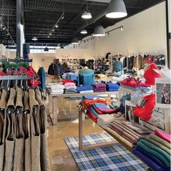 The Scottish Company - Beautiful sweaters, scarves and lots of Harris Tweed and Highland Clothing and accessories.