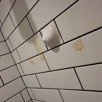 21c Museum Hotel Cincinnati - Shower - Hotels Near Me - Cincinnati, Ohio