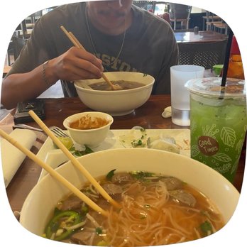Vnwich Cafe - Meatball pho, Kiwi green Tea, Shrimp Spring Rolls (2) - Vietnamese Near Me - Kingwood, Texas