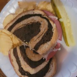 Moonpie Johns Mercantile - Reubens combo