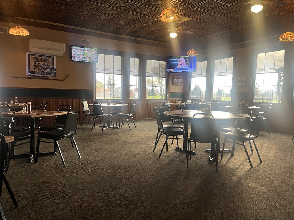 Papio's Food and Spirits