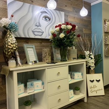 Glam Aesthetics - Prettiest decor - Skin Care Near Me - Denver, Colorado Glam Aesthetics - Prettiest decor - Skin Care Near Me - Denver, Colorado