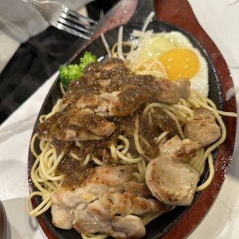 7 Noodles & Sizzling - Chicken with black pepper sauce - Noodles Near Me - San Jose, California