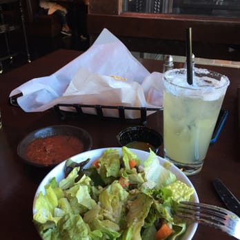 Madero 1899 - Great green salad, excellent margarita with tasty salsa and chips. - Mexican Near Me - Fullerton, California