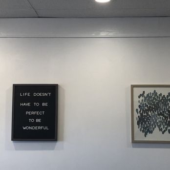 Hana Tea - Inside decor - Bubble Tea Near Me - Honolulu, Hawaii