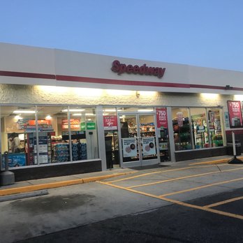 Speedway - the outside of the store - Gas Stations Near Me - Newport News, Virginia