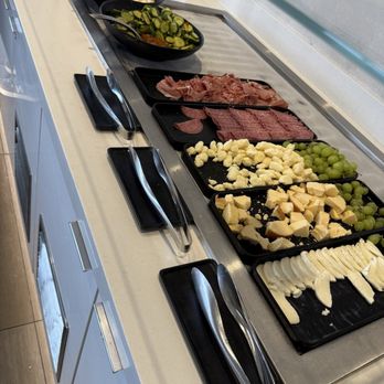 Admirals Club - Concourse L - Buffet - Airport Lounges Near Me - Chicago, Illinois Admirals Club - Concourse L - Buffet - Airport Lounges Near Me - Chicago, Illinois